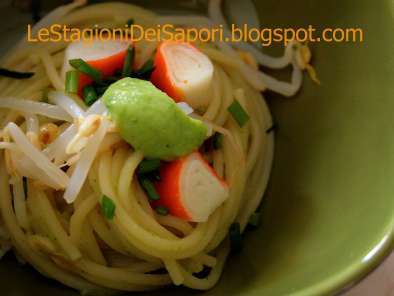 Ricetta Spaghetti con surimi e germogli di soia