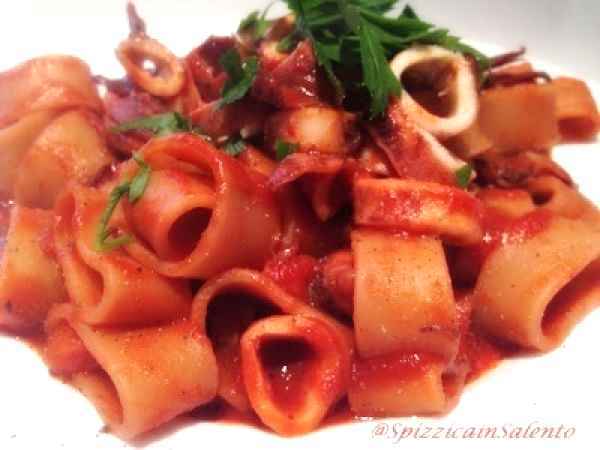 Ricetta Calamarata con sugo di calamari