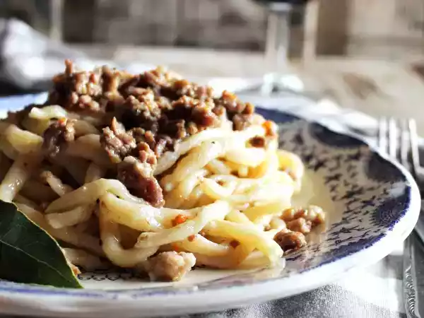 Ricetta Pici con ragu' bianco di mora romagnola