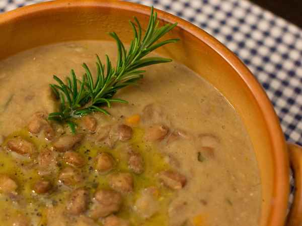 Zuppa di fagioli borlotti ai tre aromi