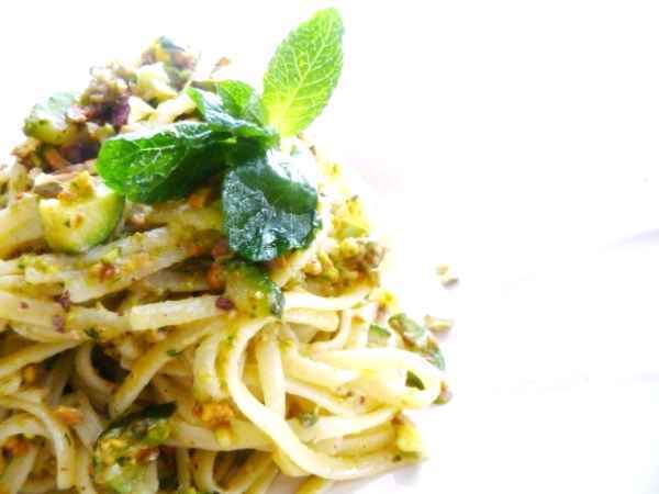 Linguine al pesto di pistacchi di bronte