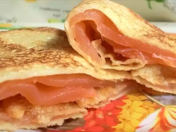 Ricetta Bliny (crepes) con salmone affumicato