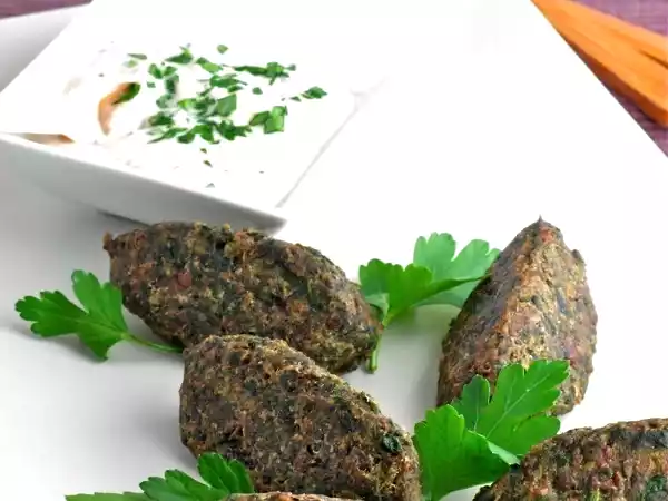 Ricetta Quenelle di ceci con salsa yogurt: ricetta vegetariana facile e saporita