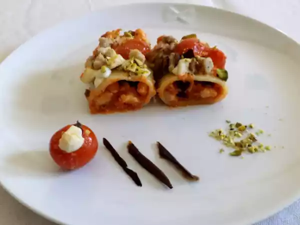 Ricetta Paccheri ripieni con melanzane, pesce spada e mozzarella di bufala campana dop