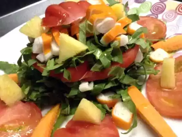 Ricetta Insalata di cicorino, ananas e surimi