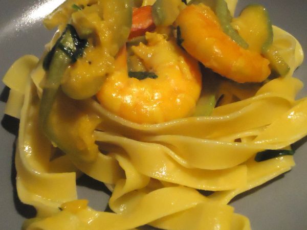 Ricetta Fettuccine mazzancolle e zucchine