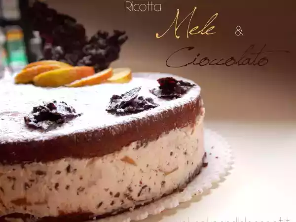 Ricetta Torta ricotta mele e cioccolato