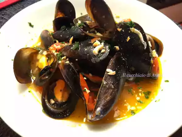 Ricetta Cozze rosse alle mandorle