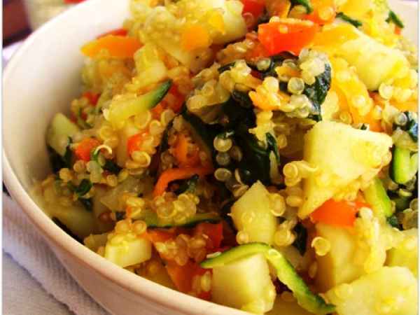 Quinoa saltata con verdure e patata dolce