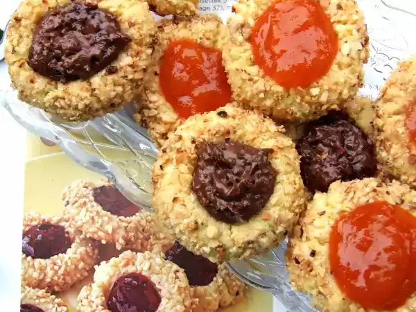 Ricetta Biscotti thumbprints con cioccolata o marmellata