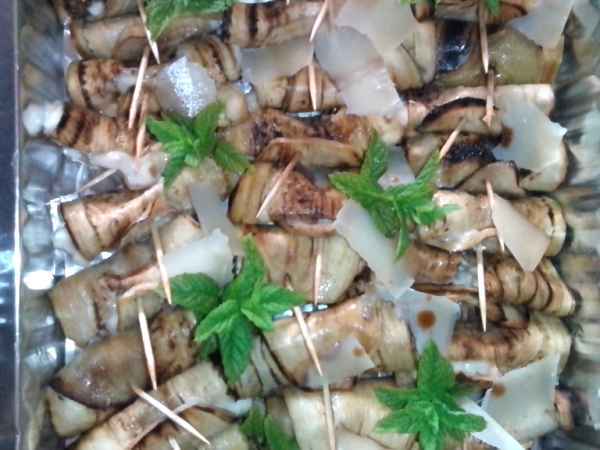 Ricetta Involtini di melanzane farciti con maionese e tonno