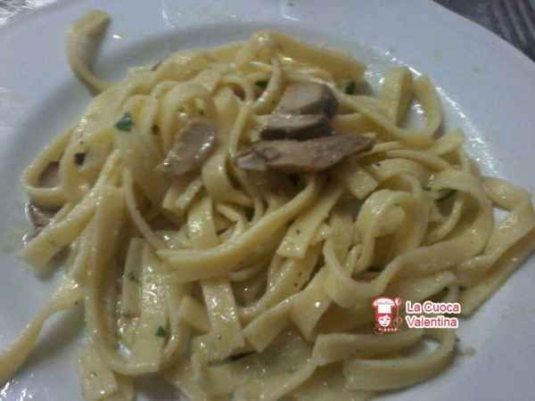 Ricetta Tagliatelle ai funghi porcini senza panna burro e formaggio