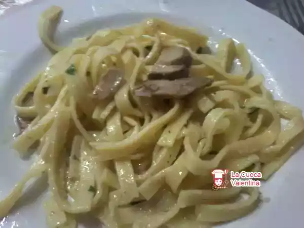 Ricetta Tagliatelle ai funghi porcini senza panna burro e formaggio