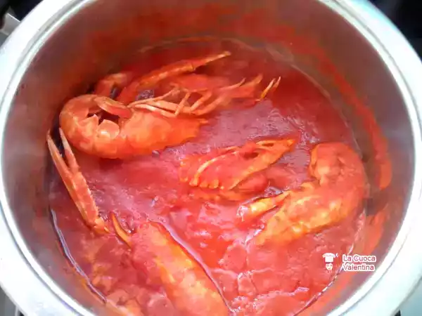 Ricetta Sugo di pomodoro con scampi