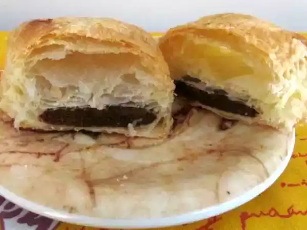 Ricetta Sfogliatine alla crema di nocciole e pan di stelle