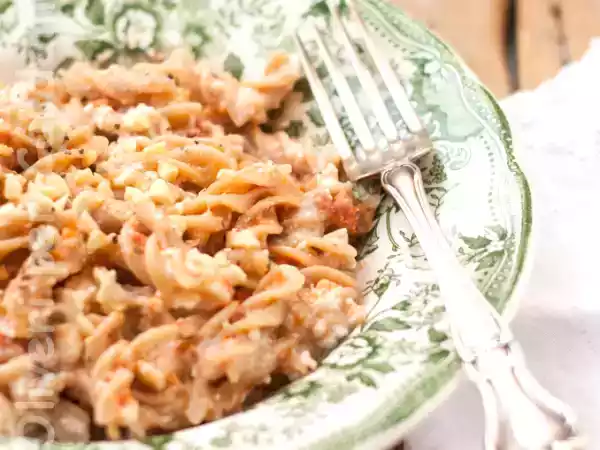 Ricetta Pasta con pesto di pomodori secchi e ricotta
