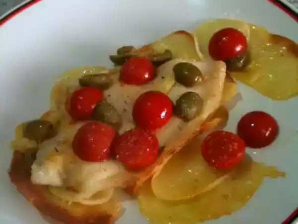 Ricetta Filetti di platessa al forno con patate e pomodorini: ricetta leggera e mediterranea