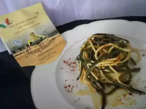 Ricetta Spaghetti dell’orcia con fagiolini metro e peperoncino dolce