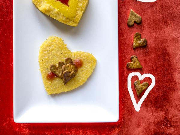 Polentine con crema leggera al formaggio e zafferano