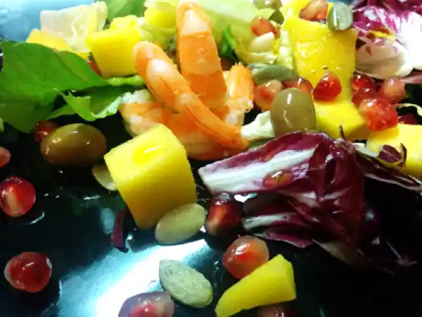 Ricetta Insalata di gamberi, mango e melagrana