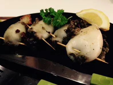 Ricetta Calamari ripieni al forno con crostini di avocado e rucola
