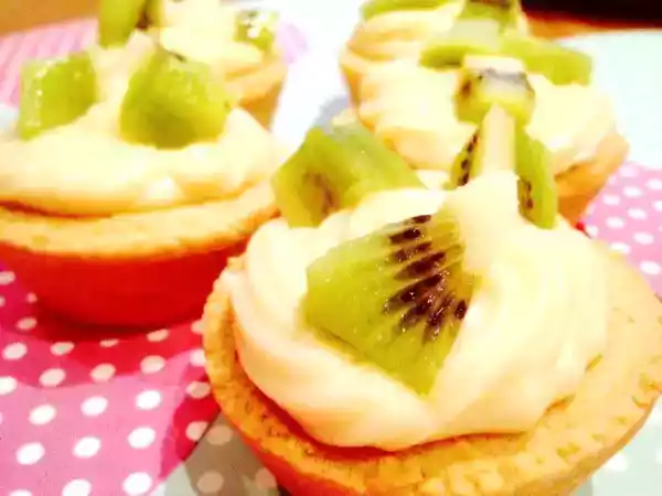 Ricetta Crostatine con crema e kiwi
