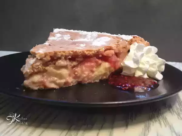 Ricetta Crostata con frolla alle fragole, crema pasticcera e fragole