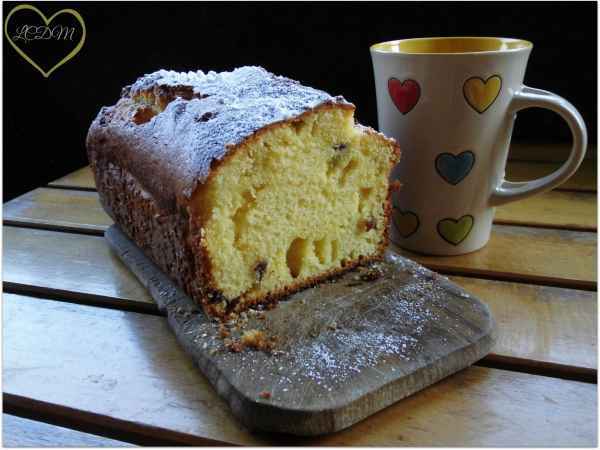 Plumcake allo yogurt greco con uvetta