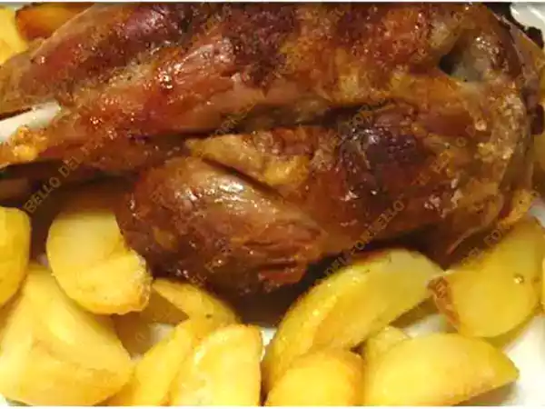 Ricetta Stinco di maiale con patate al forno