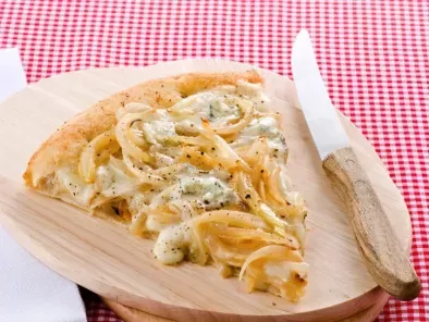Ricetta Pizza con cipolle e gorgonzola