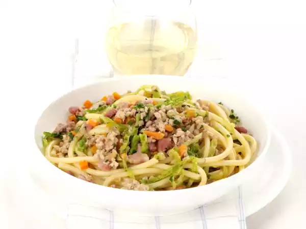 Ricetta Bucatini al ragù di maiale e pancetta