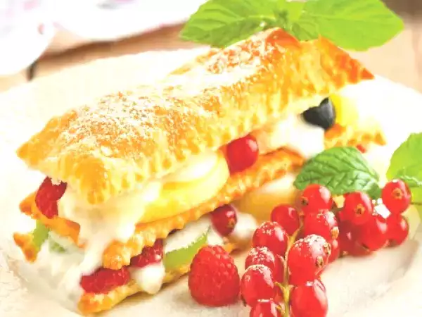 Ricetta Millefoglie di yogurt e frutta