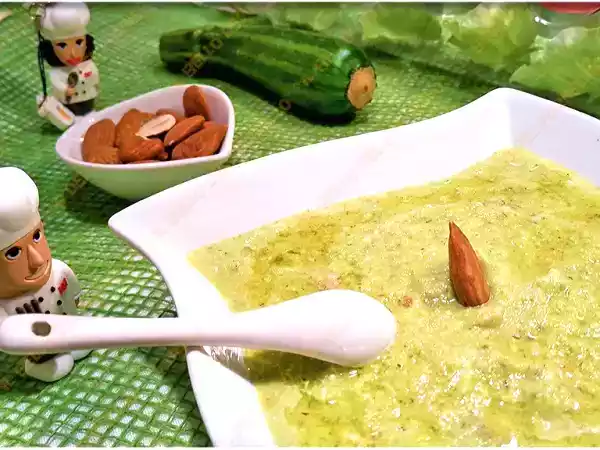 Ricetta Pesto di zucchine mandorle e miele