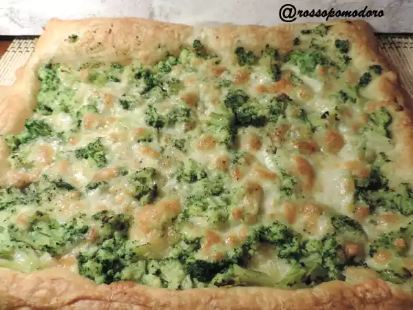 Ricetta Torta salata con broccoletti siciliani e mozzarella