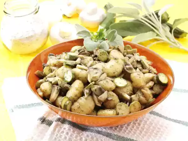 Ricetta Gnocchi con funghi e zucchine