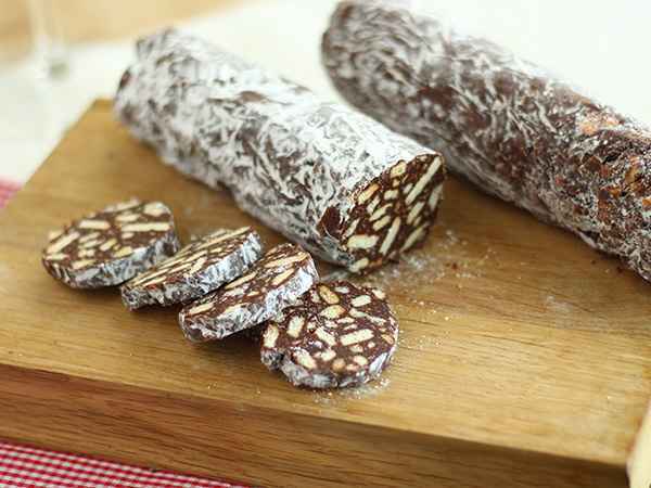 Ricetta Salame di cioccolato, la ricetta facile per prepararlo a casa