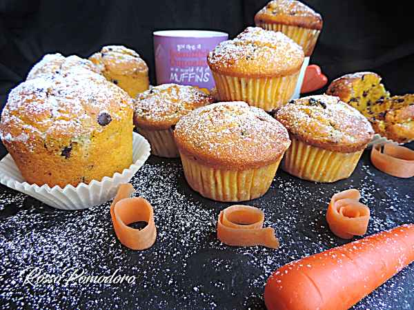 Ricetta Muffin alle carote e cioccolato (senza burro)