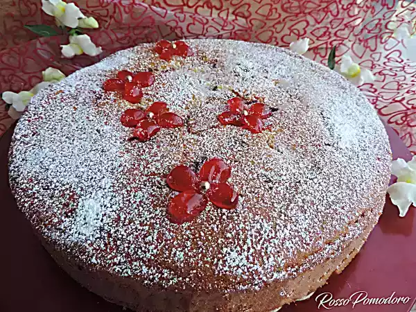 Ricetta Torta nua con yogurt e confettura di ciliegie