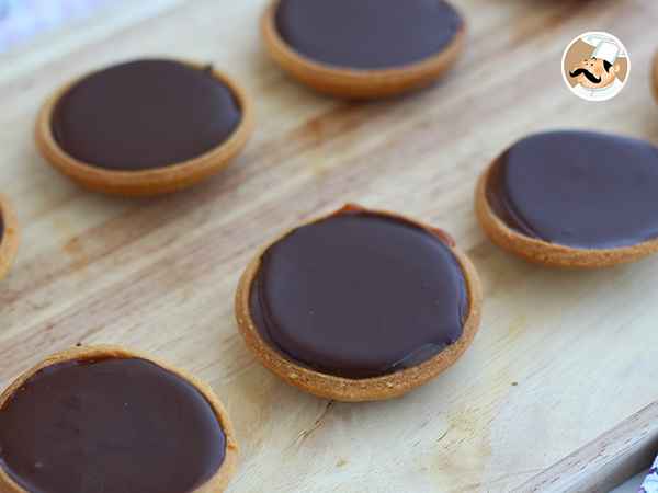 Tartelette al caramello e cioccolato