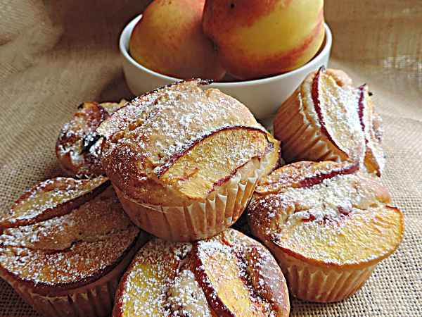 Ricetta Muffin yogurt greco e pesche (senza burro)