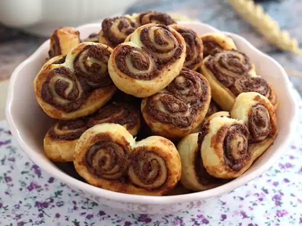 Ricetta Ventagli di sfoglia al cioccolato