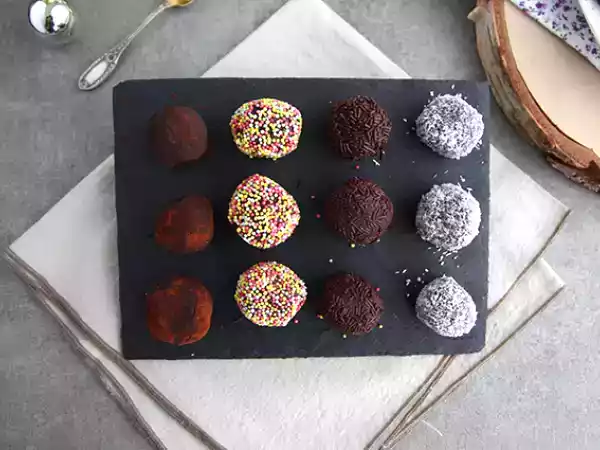 Ricetta Tartufi al cioccolato decorati