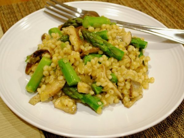 Risotto agli asparagi e funghi