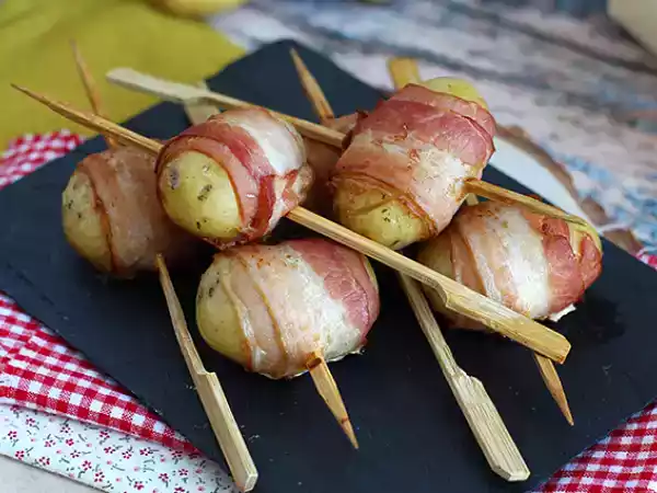 Ricetta Spiedini di patate e pancetta affumicata