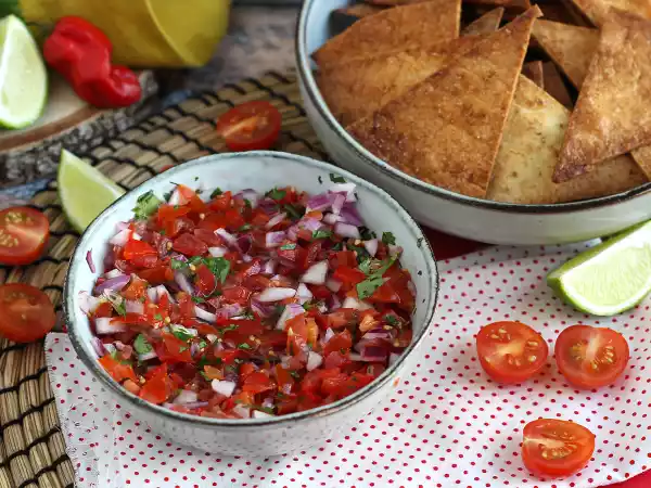Ricetta Pico de gallo e chips tortillas - aperitivo messicano
