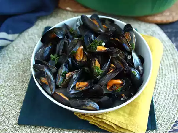 Ricetta Cozze con aceto di mele: la ricetta facile per un antipasto di mare originale