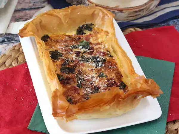 Ricetta Torta salata di pasta fillo con prosciutto crudo e pomodori secchi