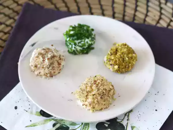 Ricetta Palline di ricotta salate, finger food facilissimi da preparare