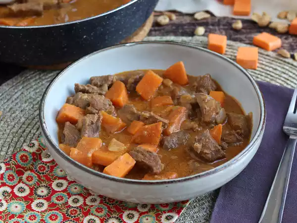 Ricetta Mafè di manzo, lo spezzatino africano dal gusto unico!