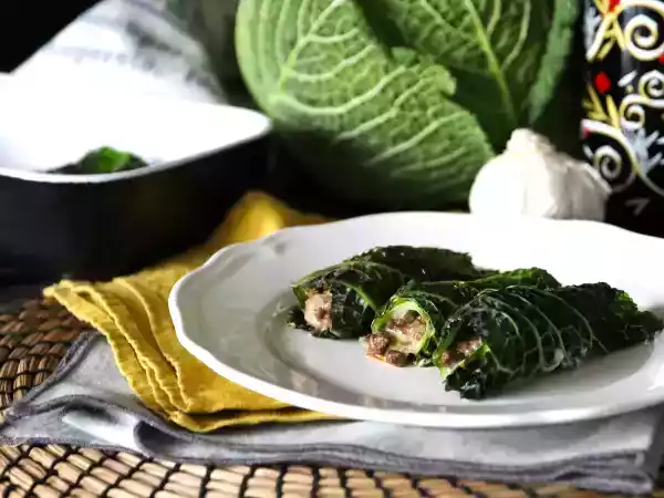 Ricetta Involtini di verza al forno, la ricetta facile ed economica per un pranzo in famiglia